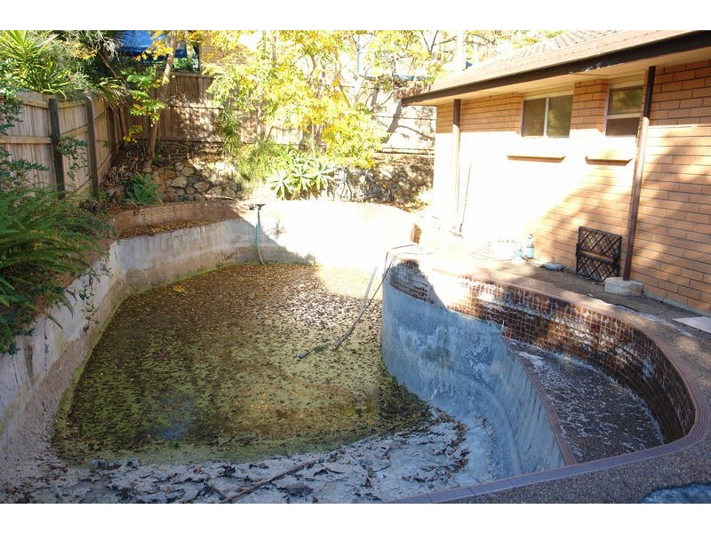 1 Karingal Street, Kenmore QLD 4069